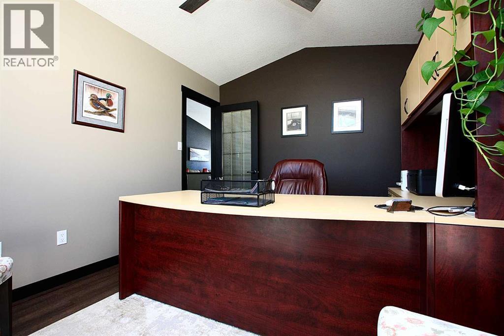 310 Edgewood Close - Photo 15