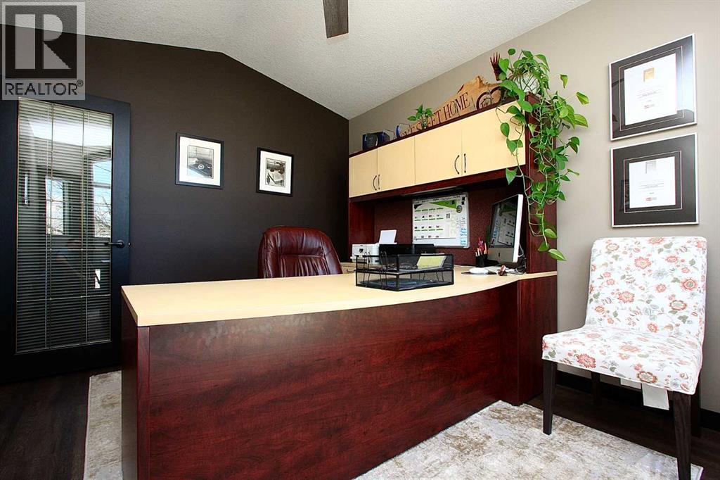 310 Edgewood Close - Photo 14