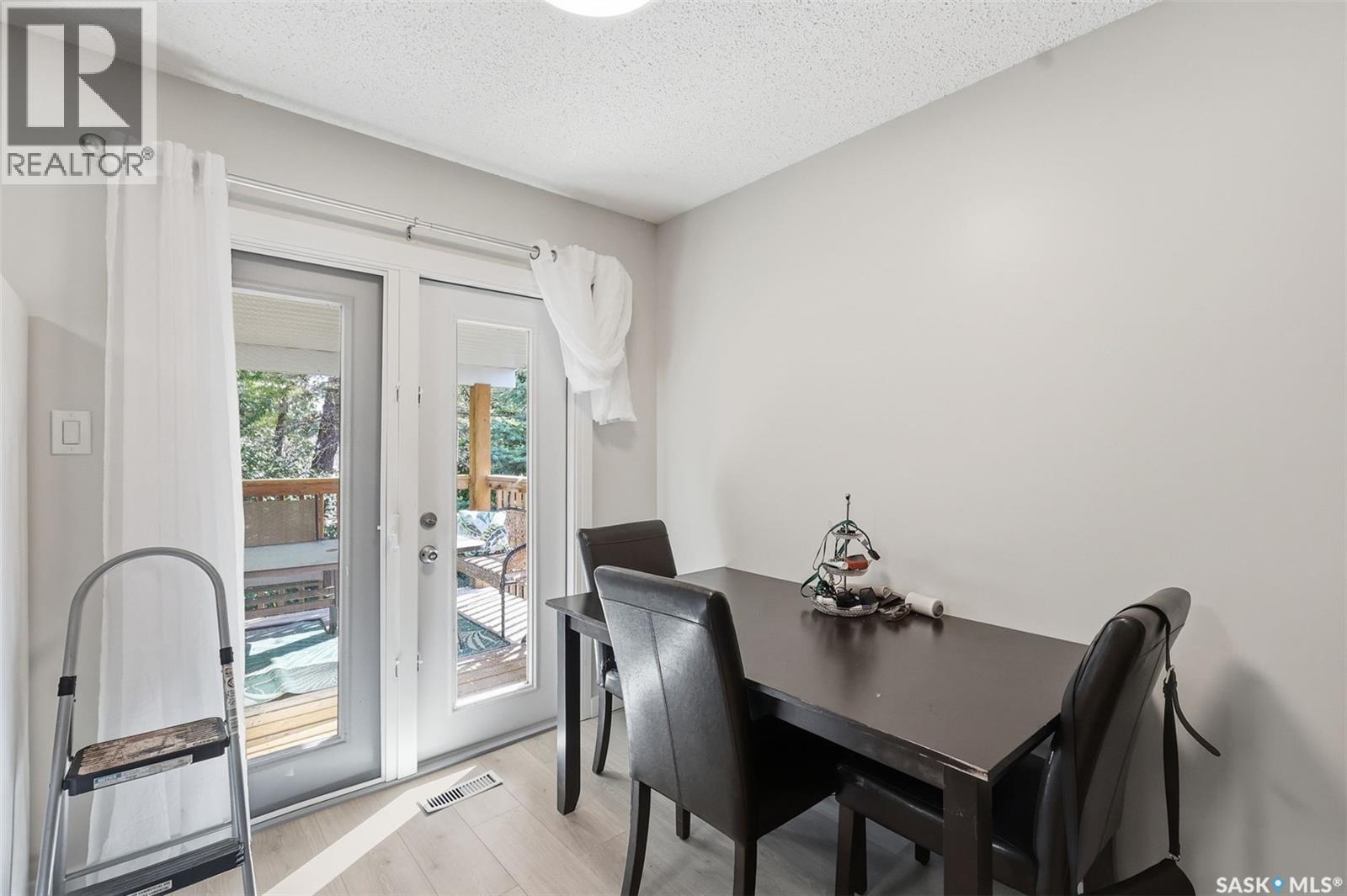 723 Lenore DRIVE - Image 14