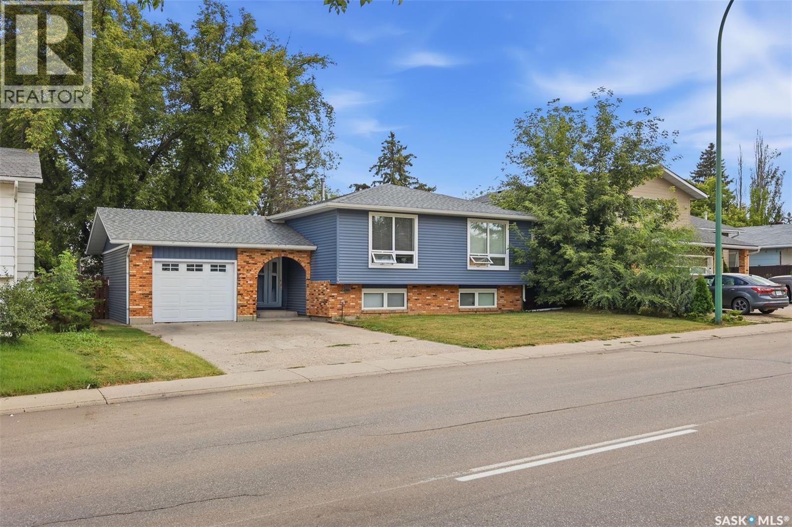 723 Lenore DRIVE - 2