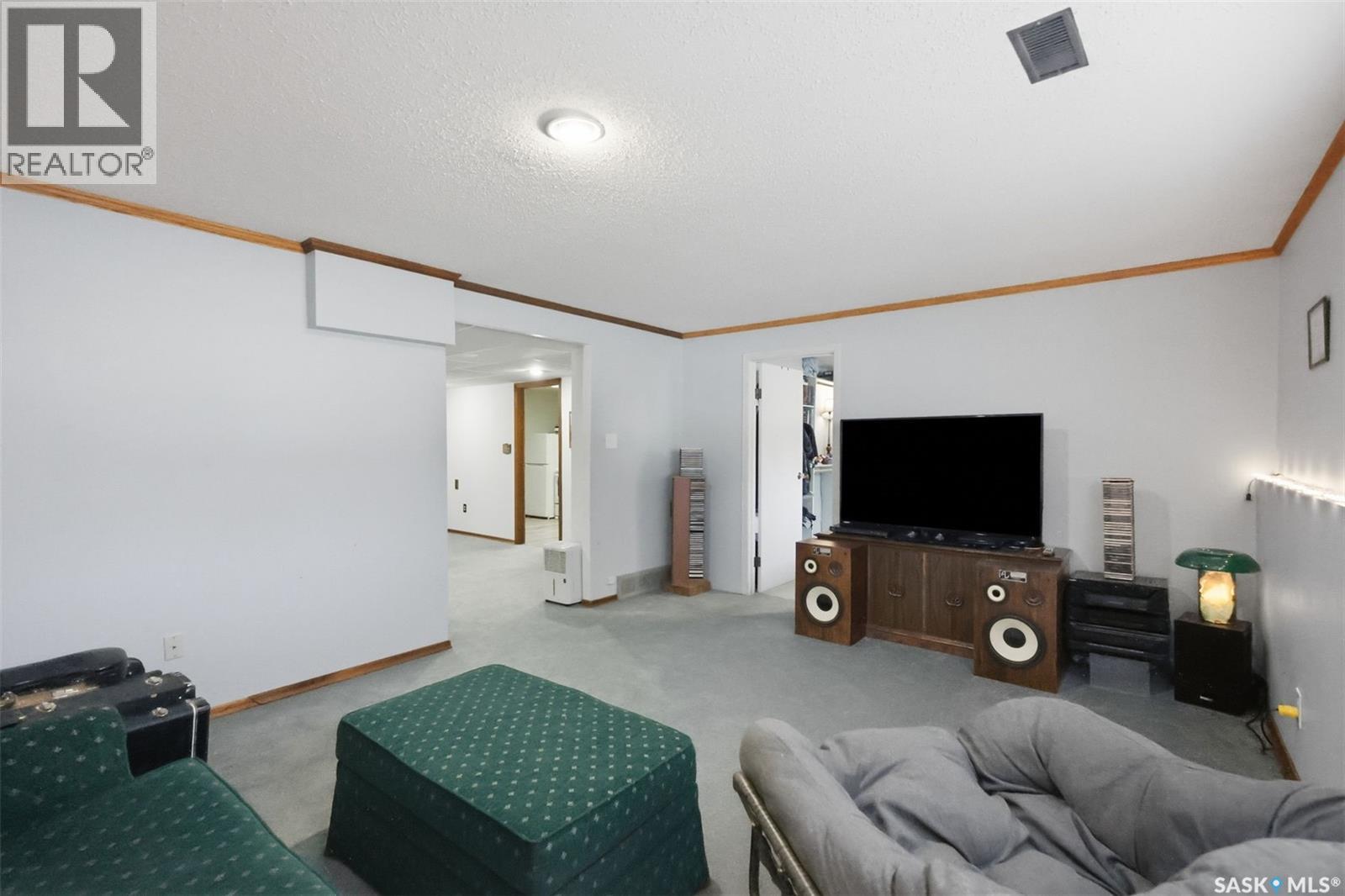 723 Lenore DRIVE - 22