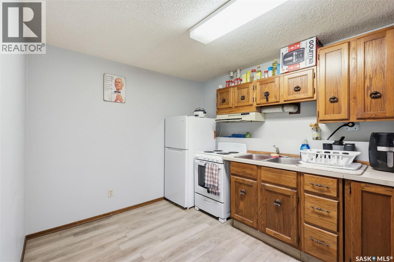 723 Lenore DRIVE - 24
