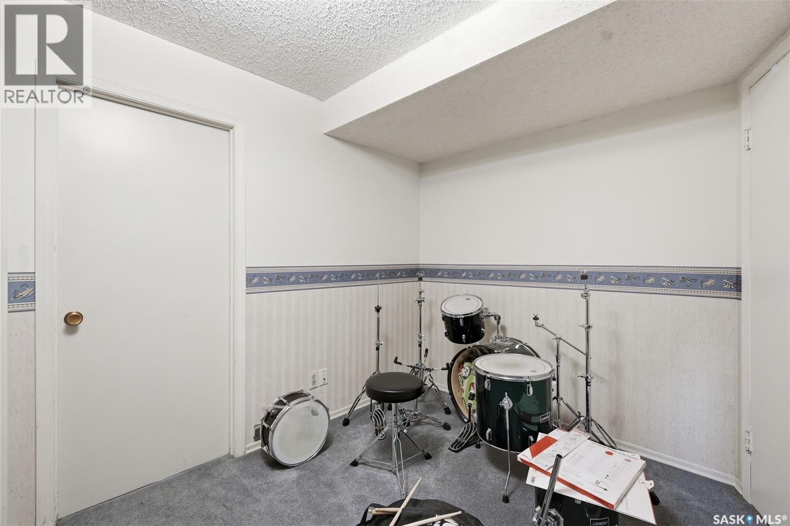 723 Lenore DRIVE - 25