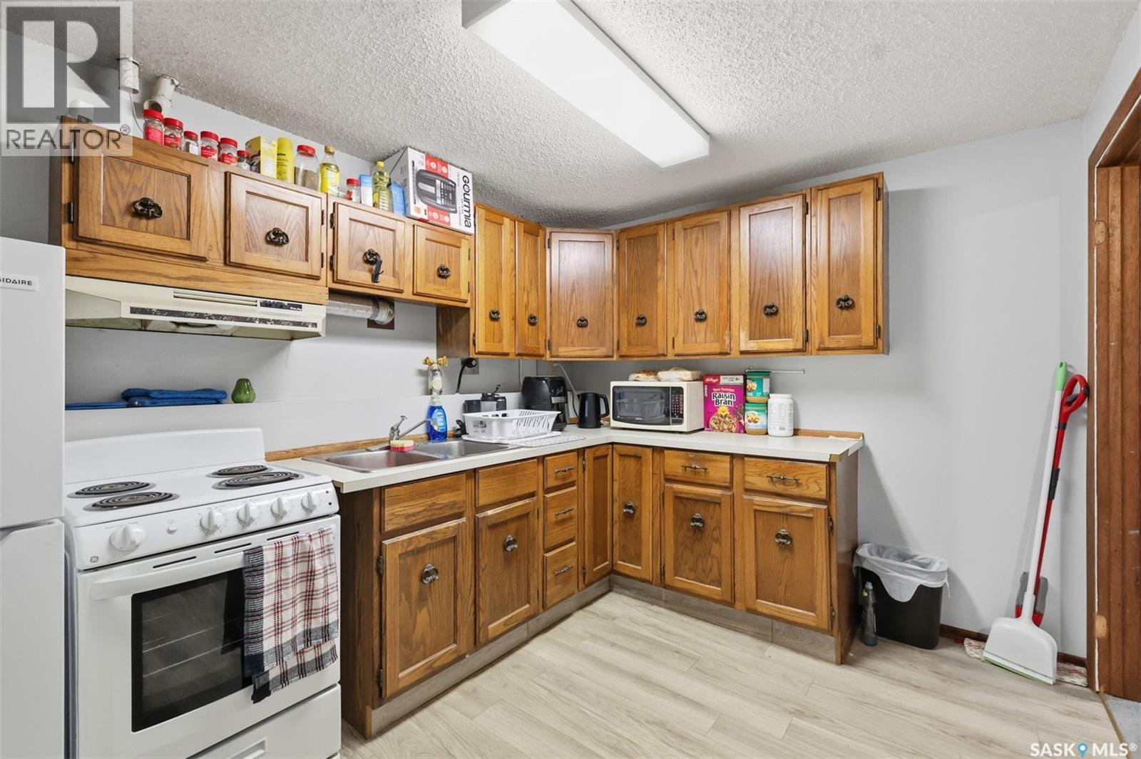 723 Lenore DRIVE - Image 27