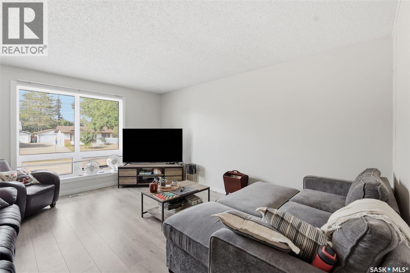 723 Lenore DRIVE - 4