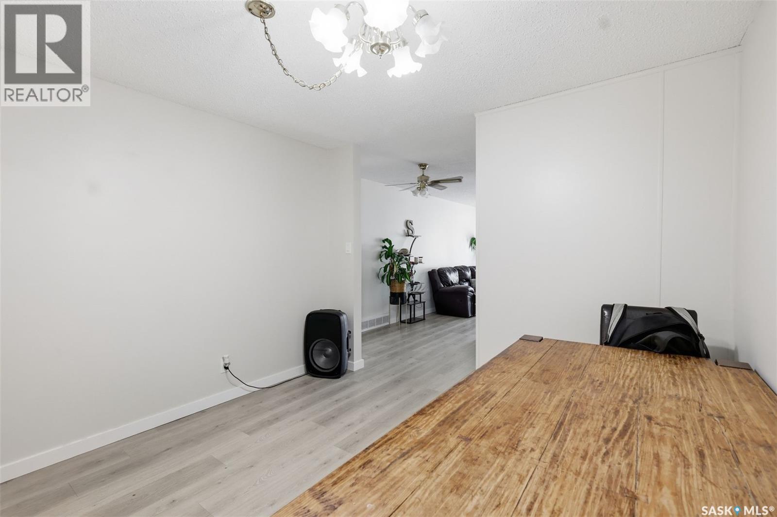 723 Lenore DRIVE - Image 9