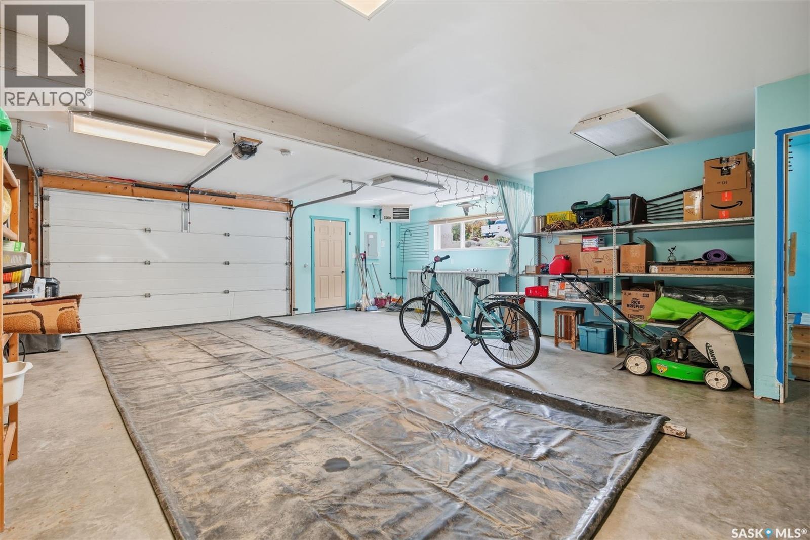 206 Richard STREET - 41