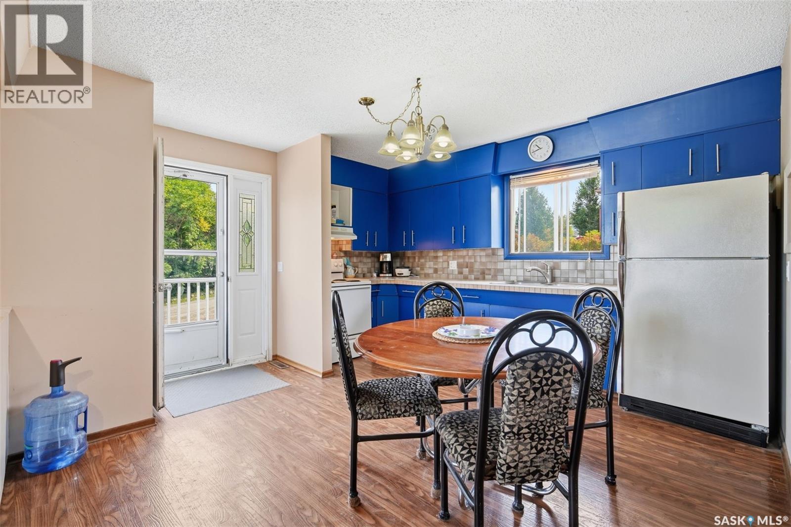 206 Richard STREET - 29