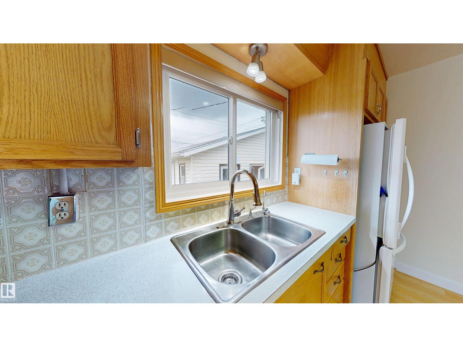 5044 49 ST - Image 10