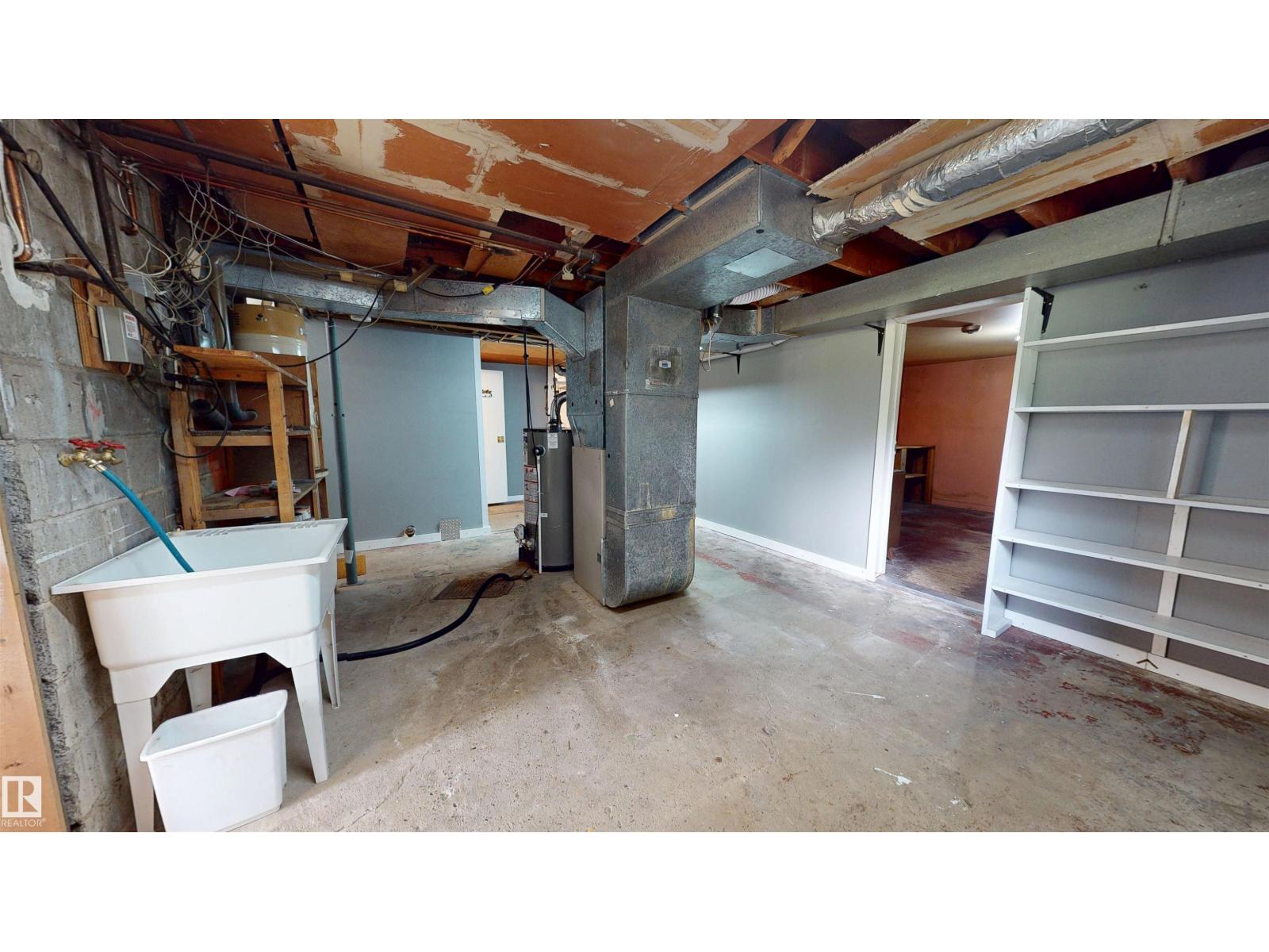 5044 49 ST - Image 37