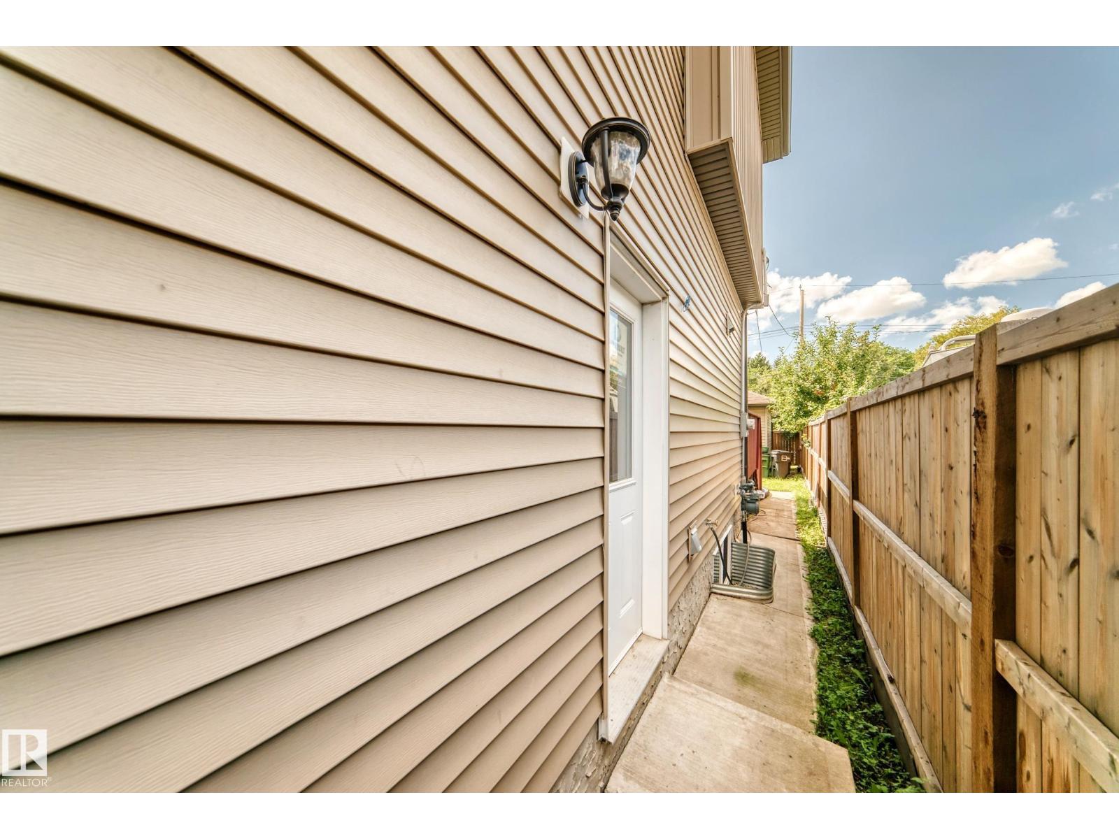 12730 118 ST NW - 47