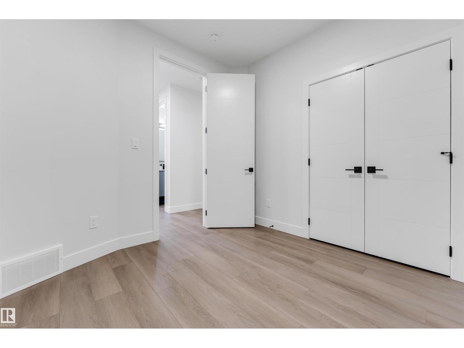 7023 177 AV NW - 15