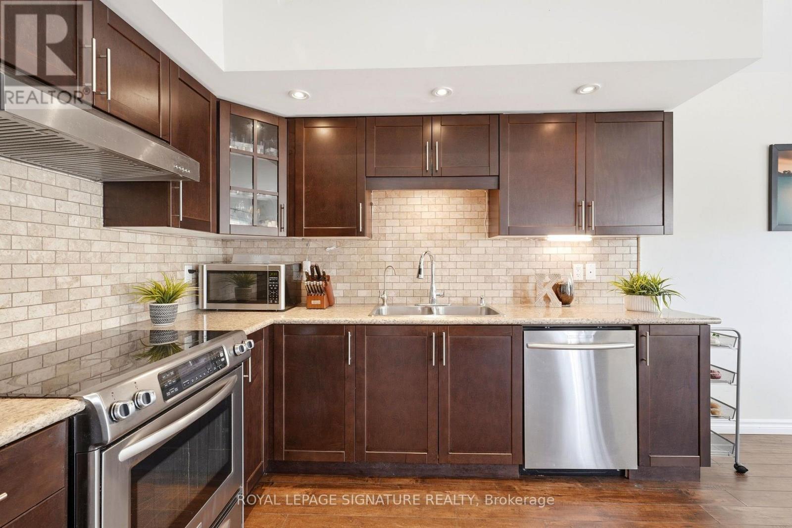 517 VICTORIA STREET - Image 7