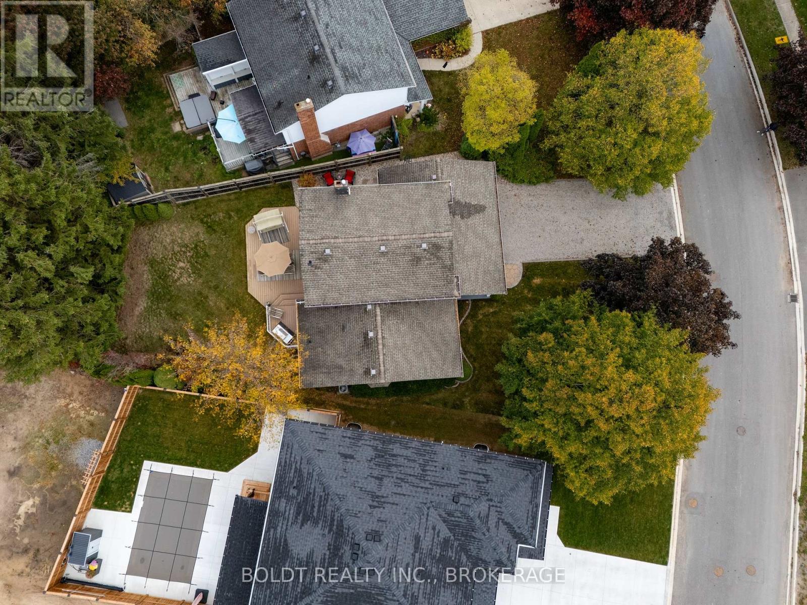 48 HOMESTEAD DRIVE - 30