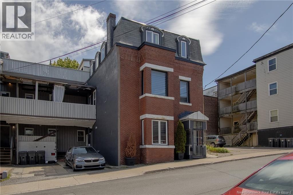 52 Dorchester Street
