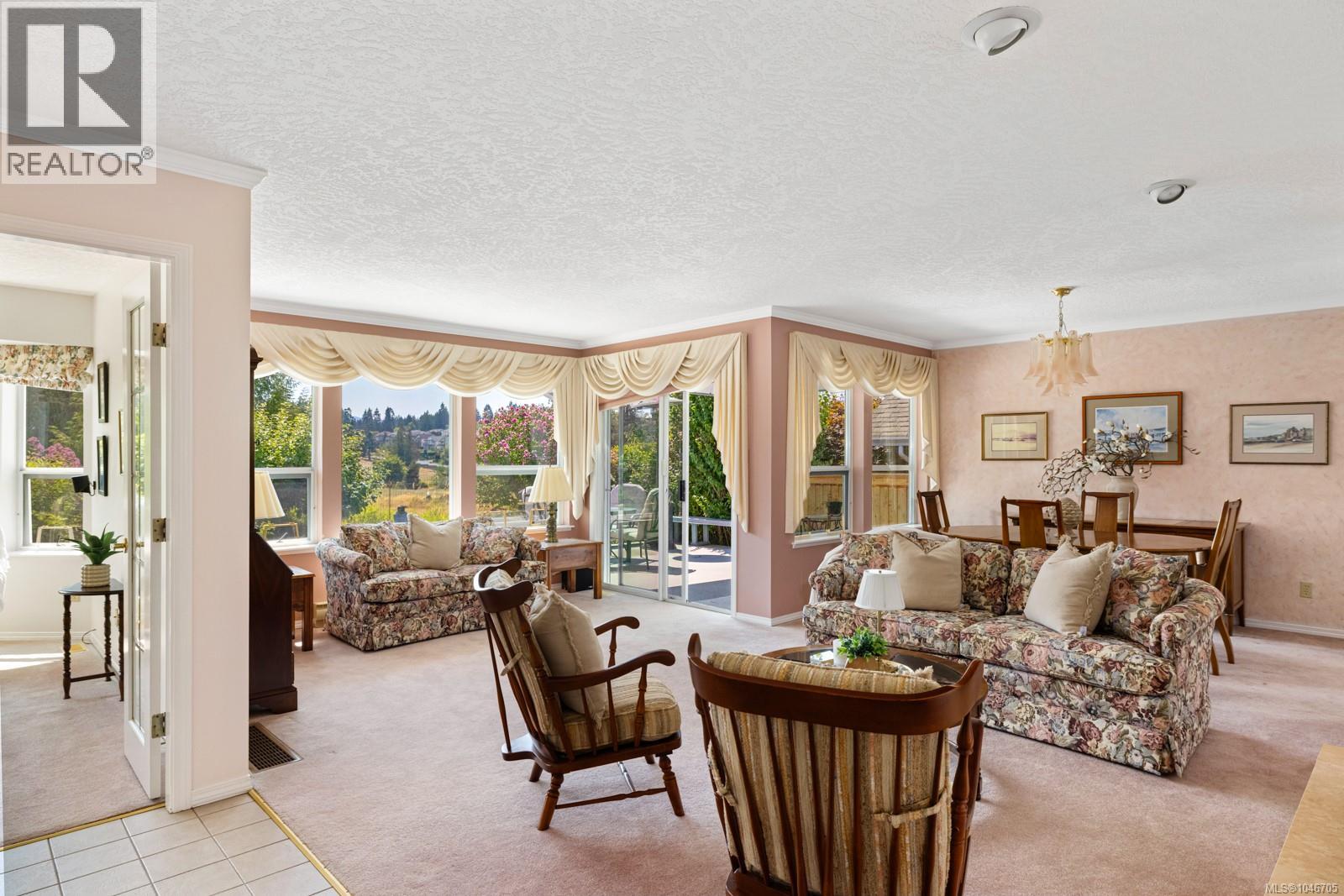 3714 Arbutus Dr N - 5