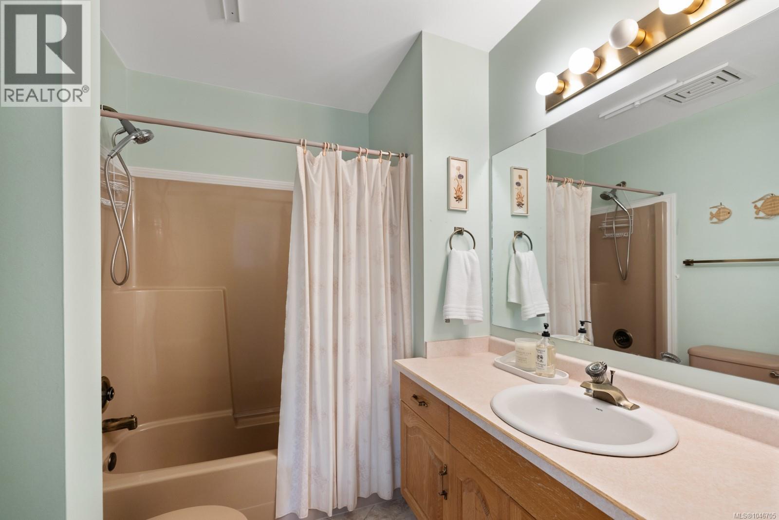 3714 Arbutus Dr N - 38