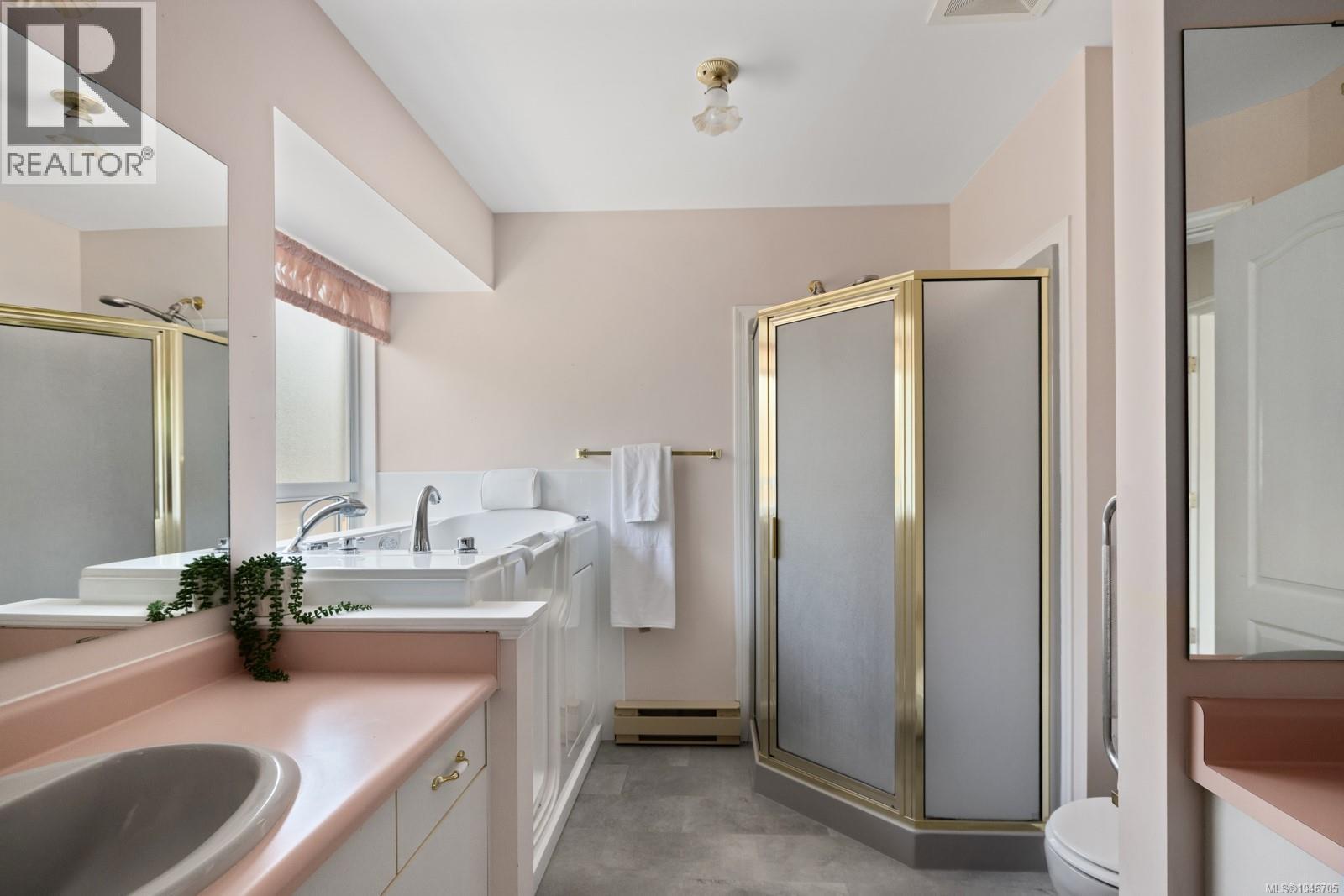 3714 Arbutus Dr N - 34