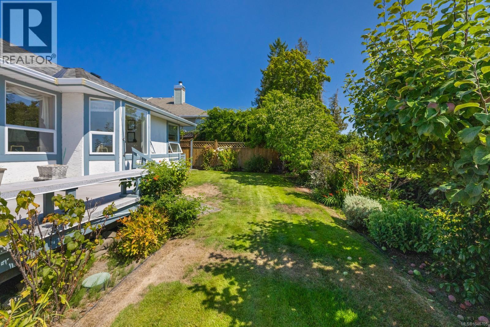 3714 Arbutus Dr N - 47