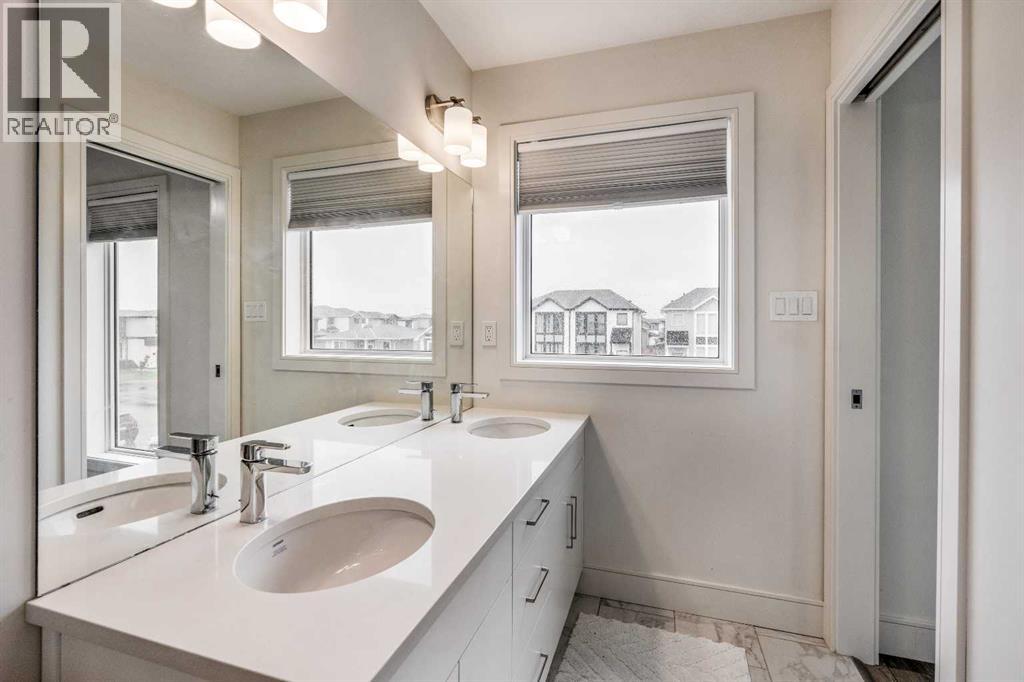 270 Grassland Boulevard W - Image 32
