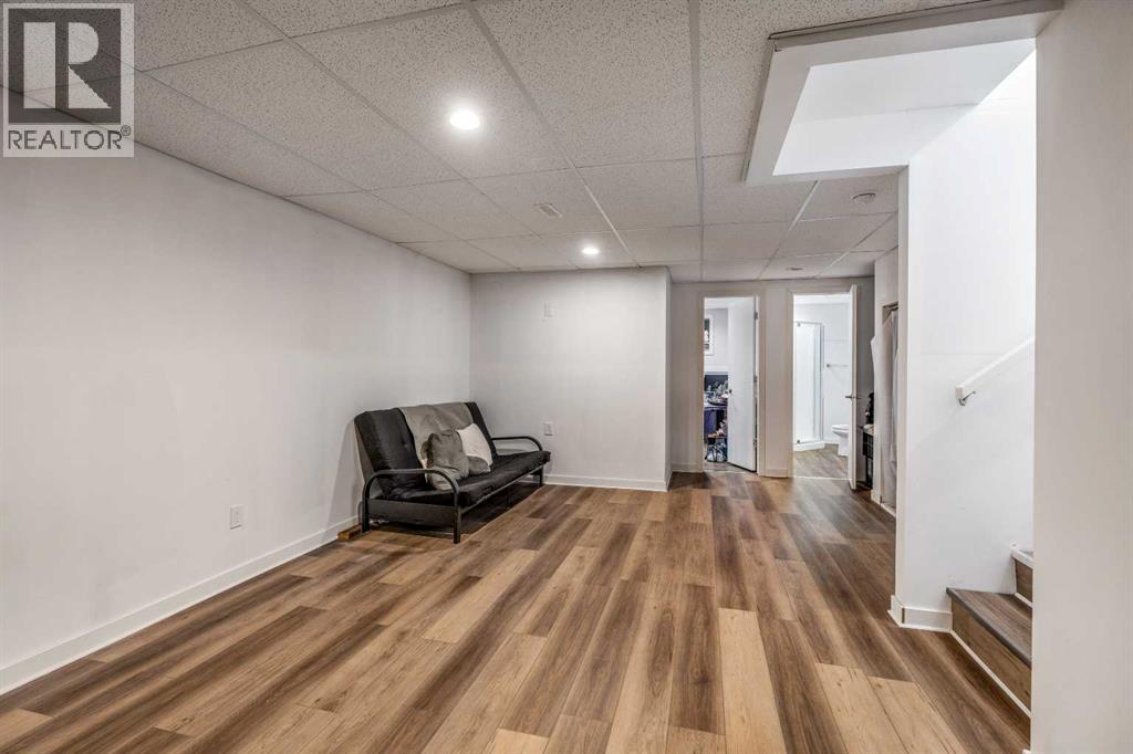 270 Grassland Boulevard W - Image 33