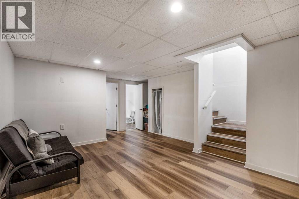 270 Grassland Boulevard W - 34