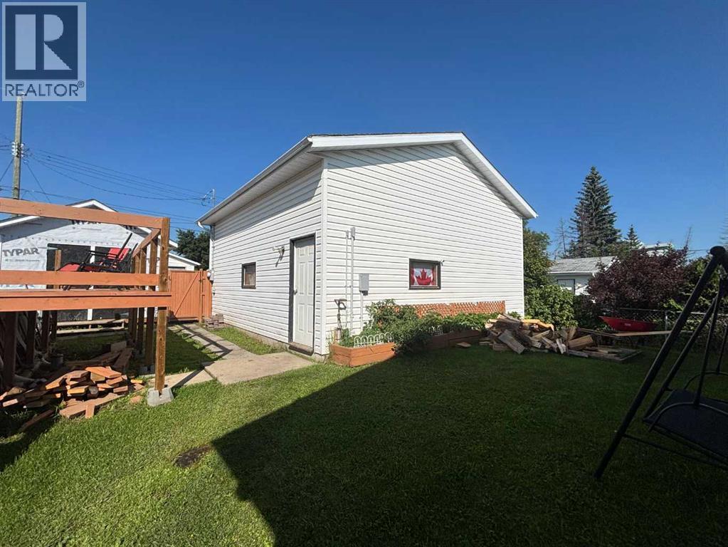 4806 47 Street - Image 32