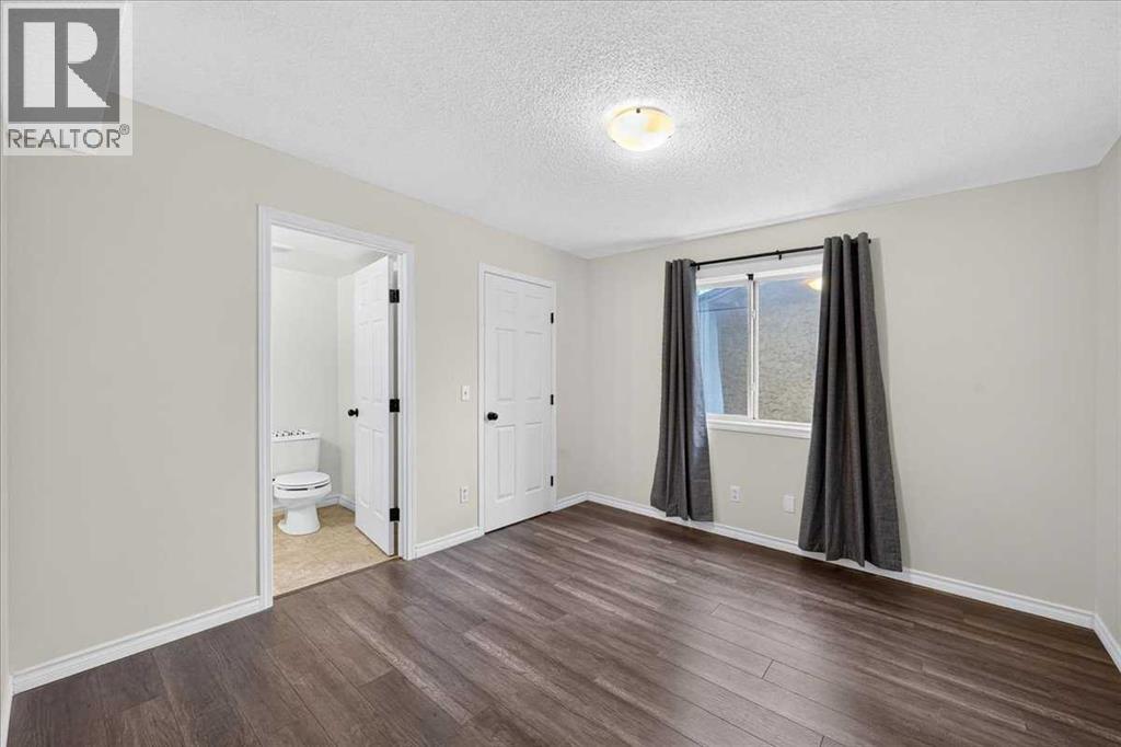 6148 Bowness Road Northwest - Photo 26