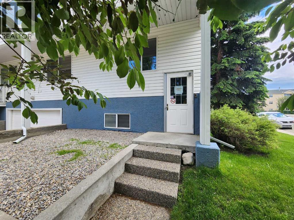 6148 Bowness Road Northwest - Photo 40