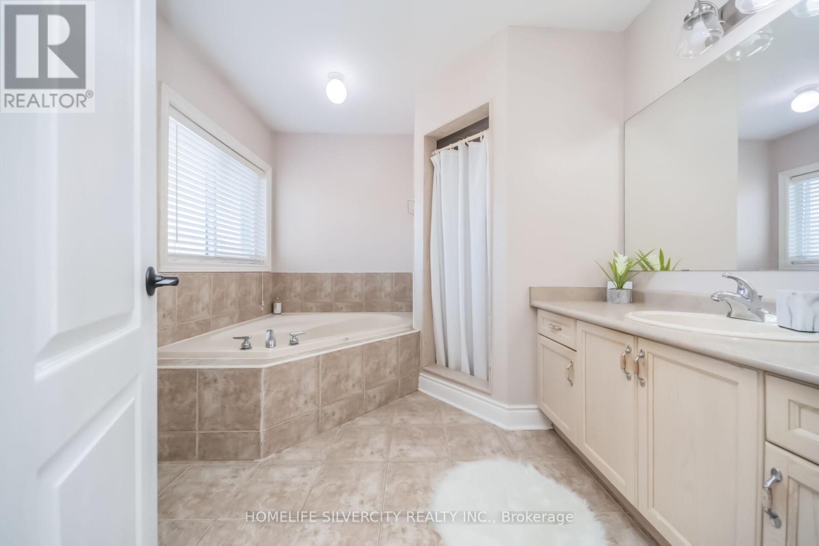 15 NEWARK WAY - 25