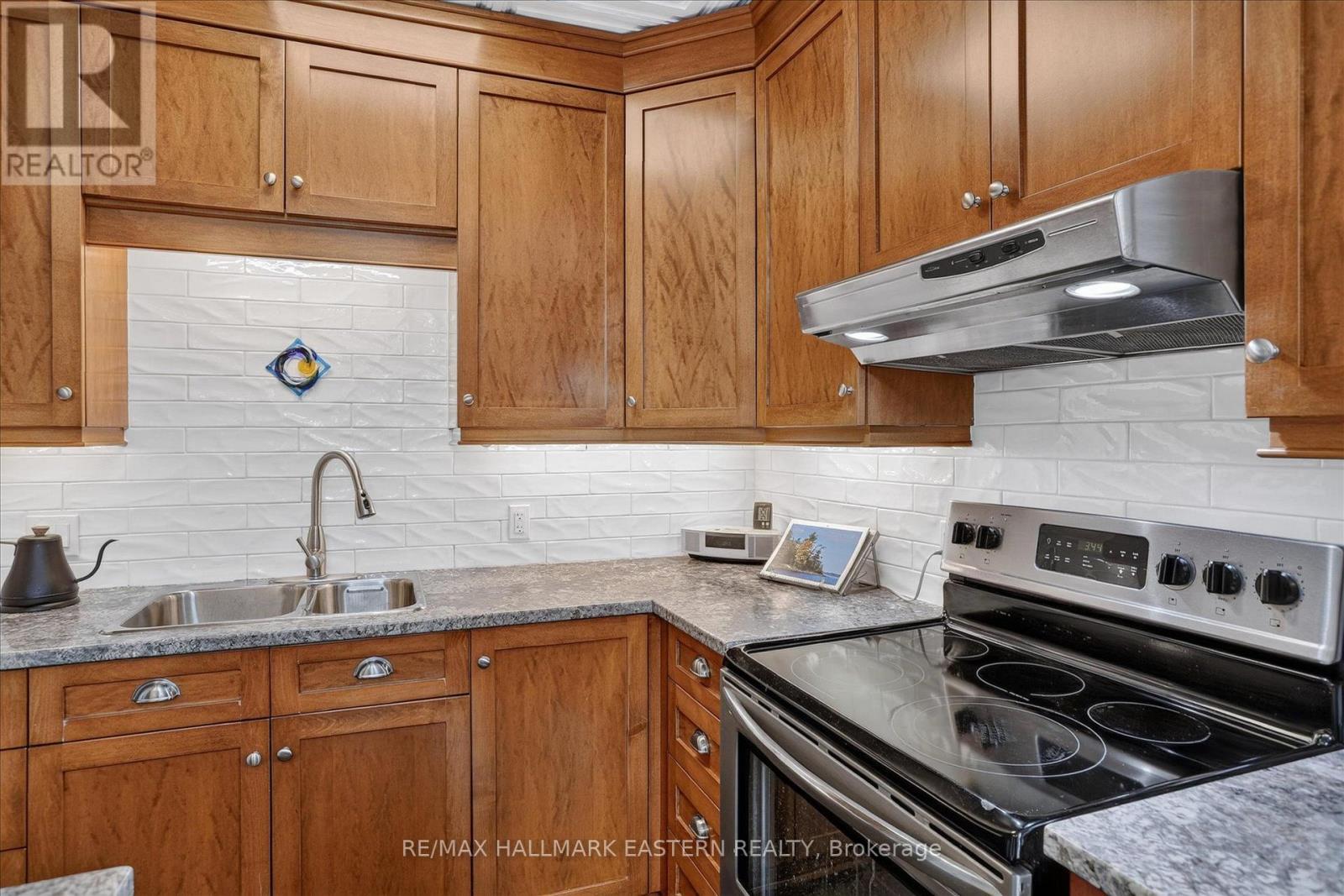 451 STEWART STREET - Image 6