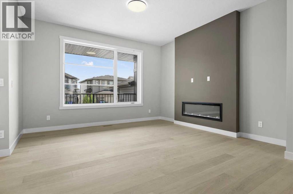 39 Agate Road, Greystone, Cochrane photo 2