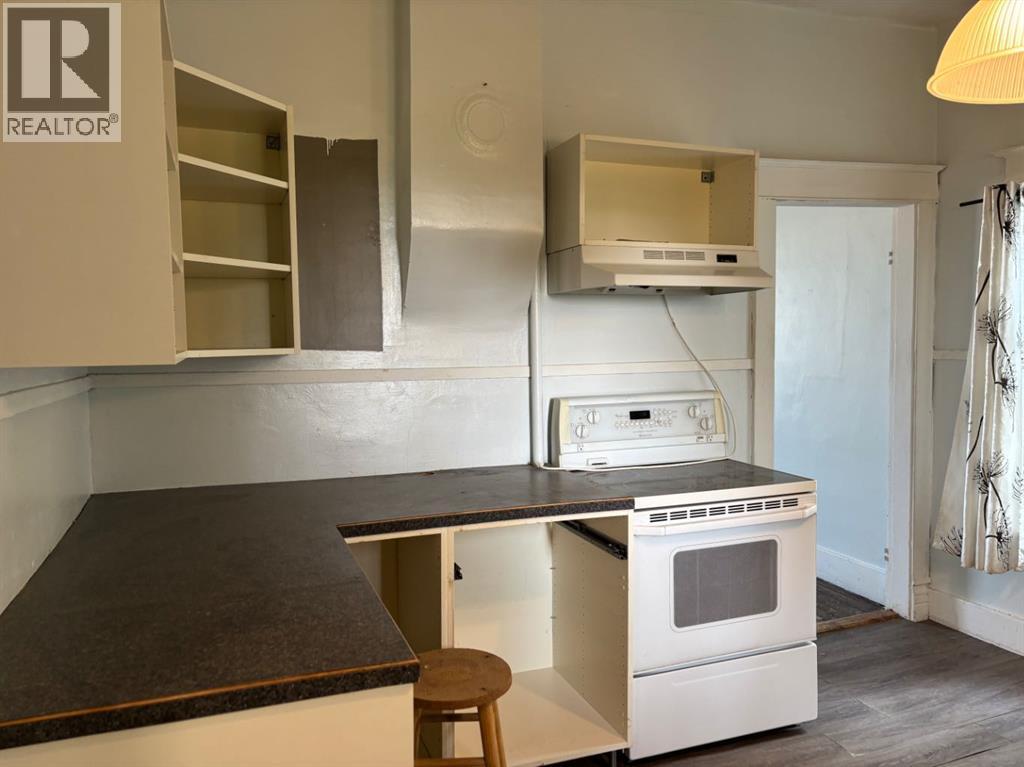 256 N 1 Street W - 13