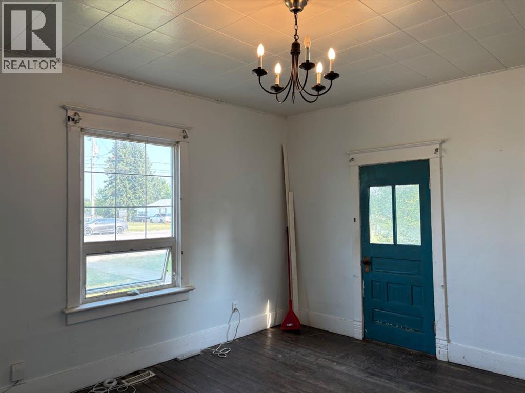 256 N 1 Street W - 17