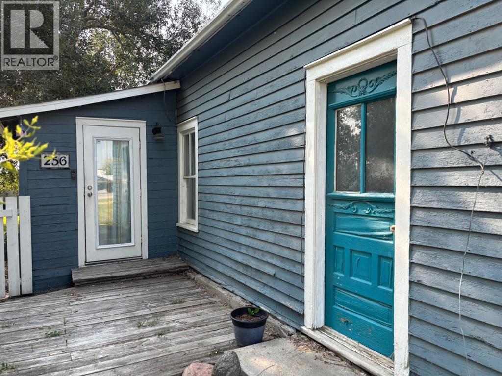 256 N 1 Street W - Image 9