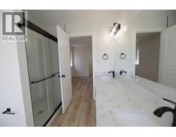 256 Greenwood Road, Coalhurst, AB T0L0V2 Photo 16