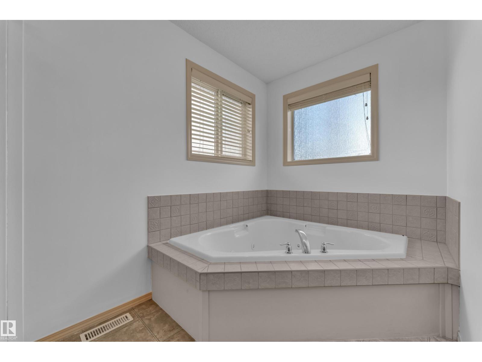 14031 136 ST NW - Image 33