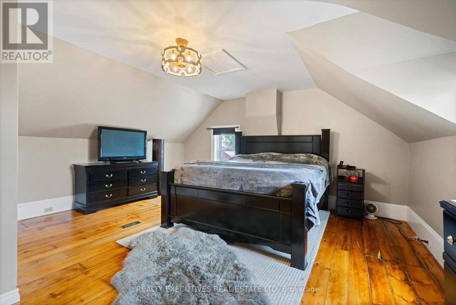 12689 RIVER ROAD - Image 21