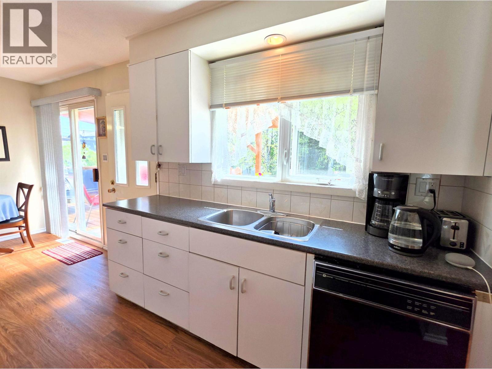 2697 ABBOTT CRESCENT - 4