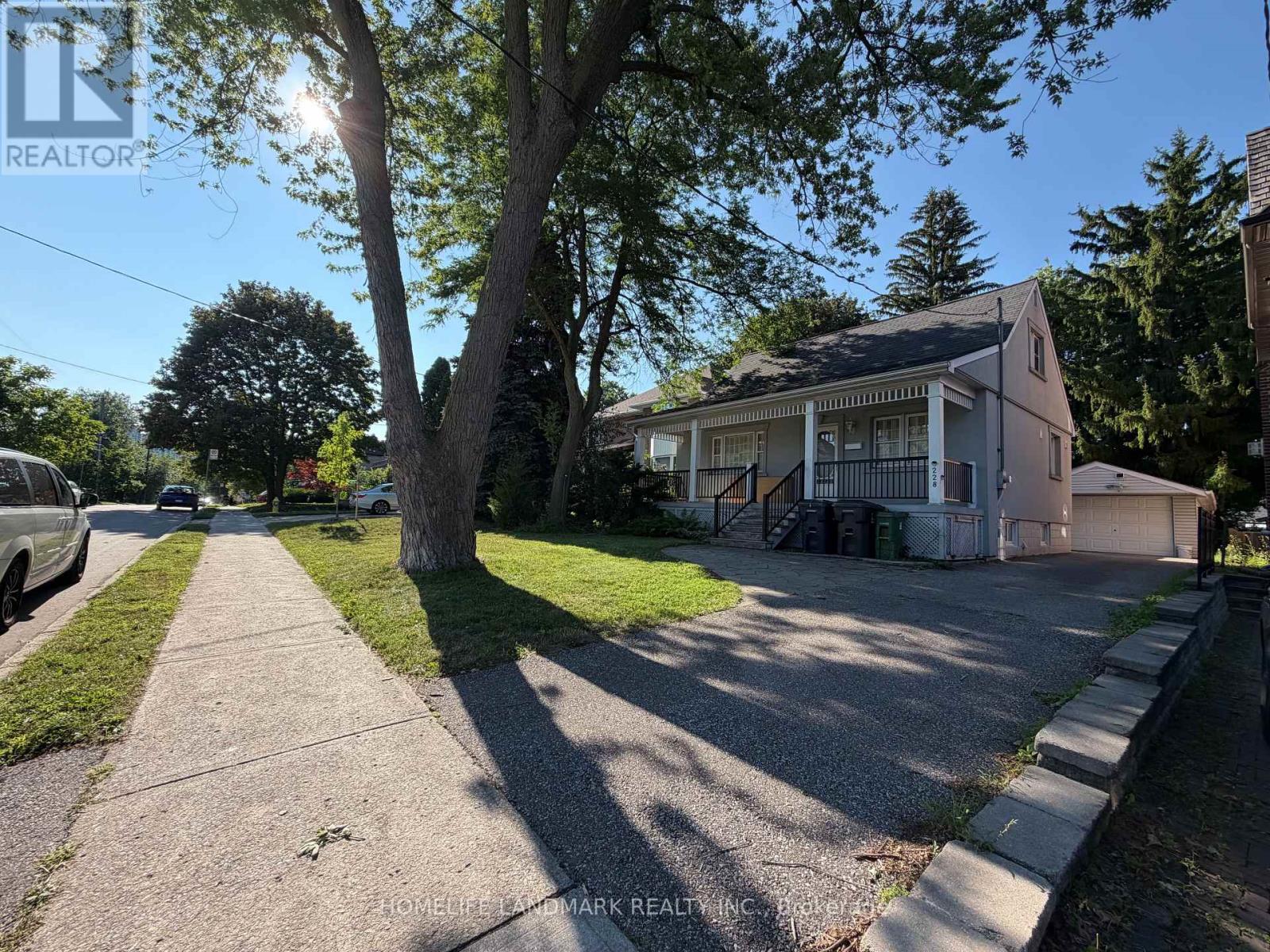 228 HOLLYWOOD AVENUE - 2