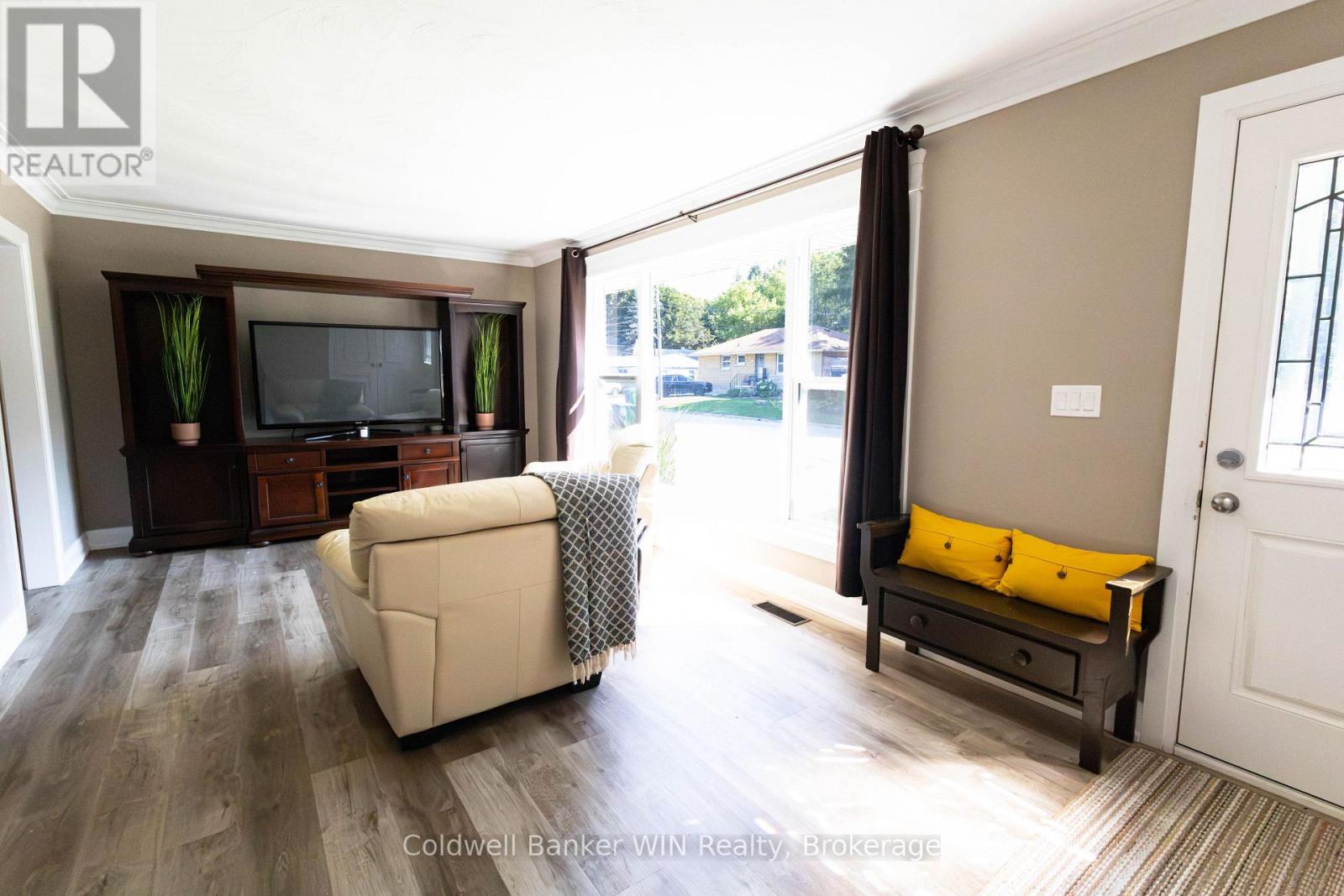 278 QUEEN STREET S - Image 5