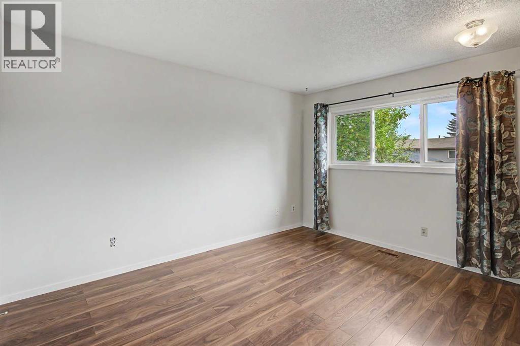 115 Mckenna Crescent SE - 17