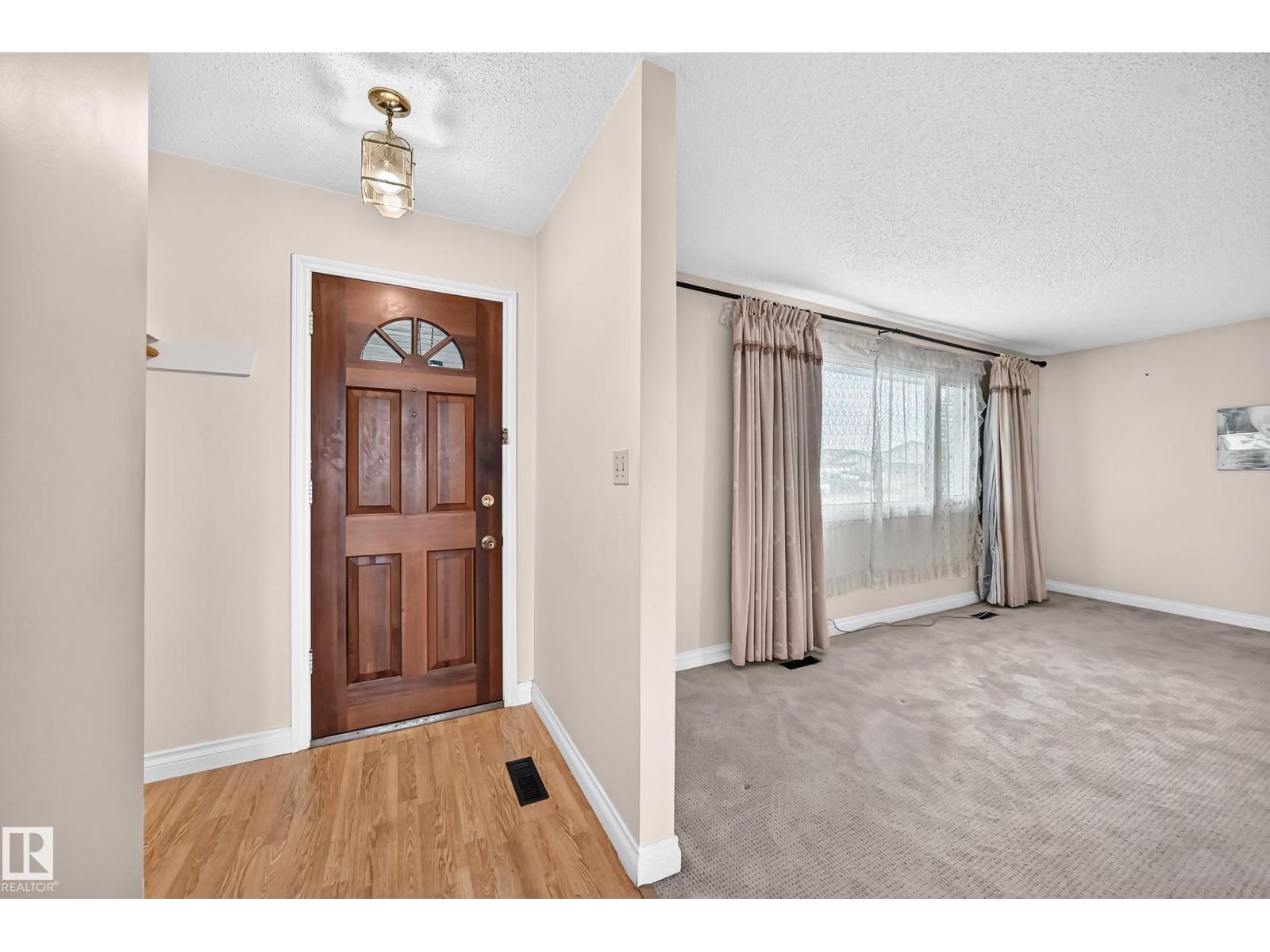 15020 88 ST NW - 4