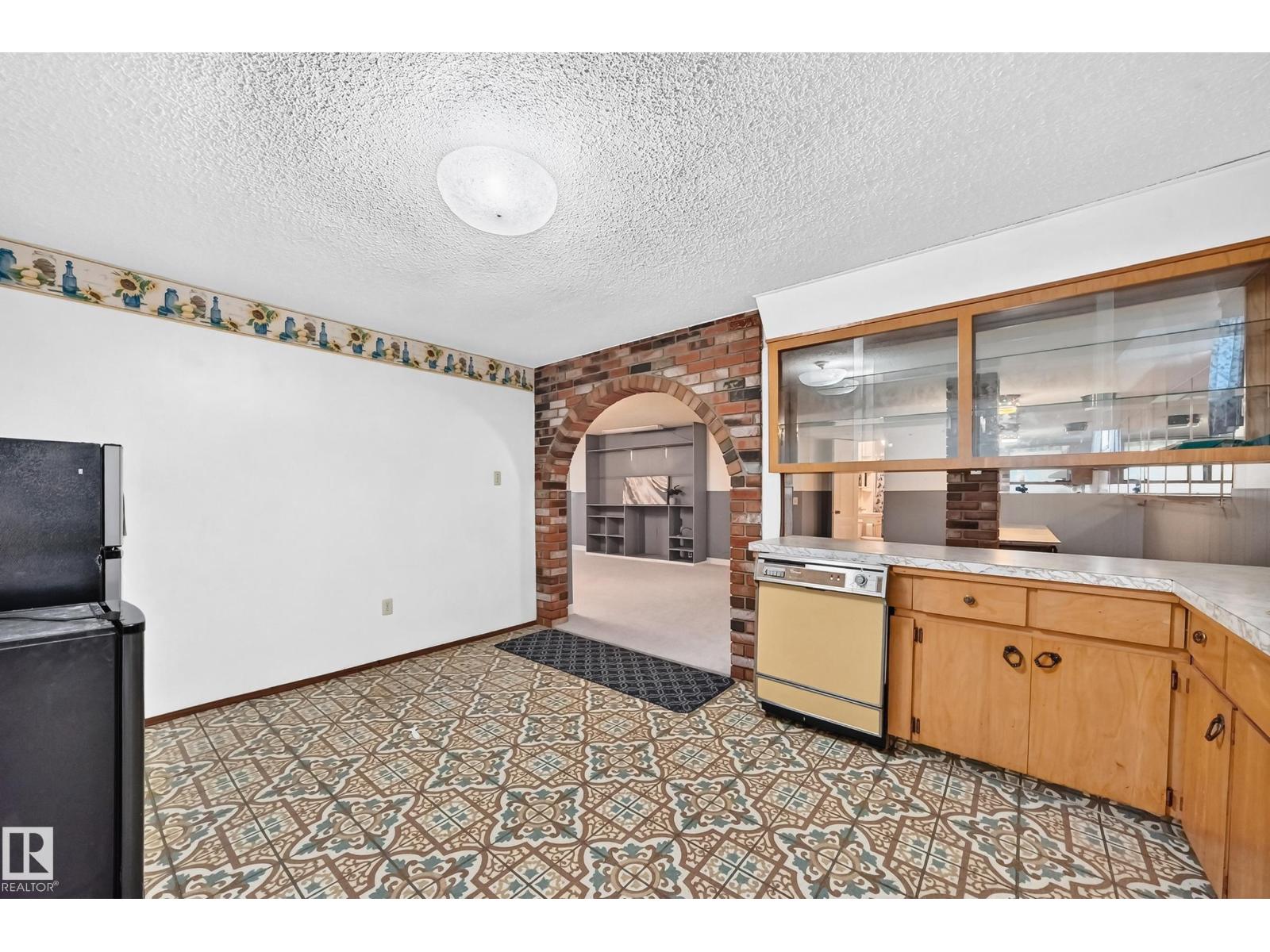 15020 88 ST NW - 42