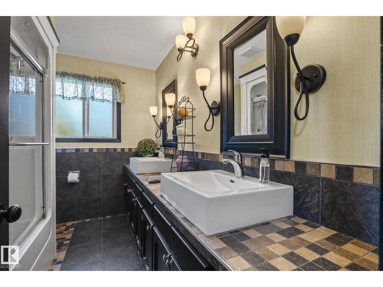 4111 131 AV NW - 24