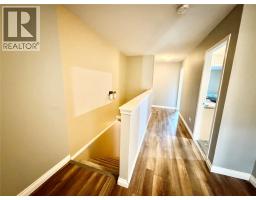 Kitchen - 1556 Loran Drive, Dawson Creek, BC V1G1B6 Photo 8