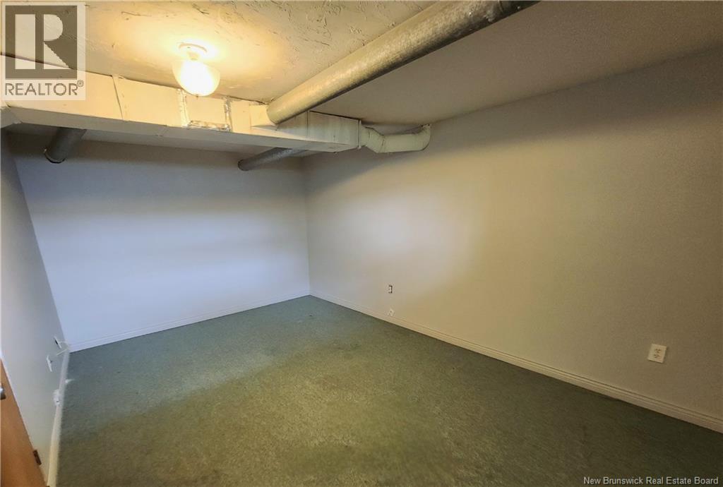 56 Airport Street - Image 22