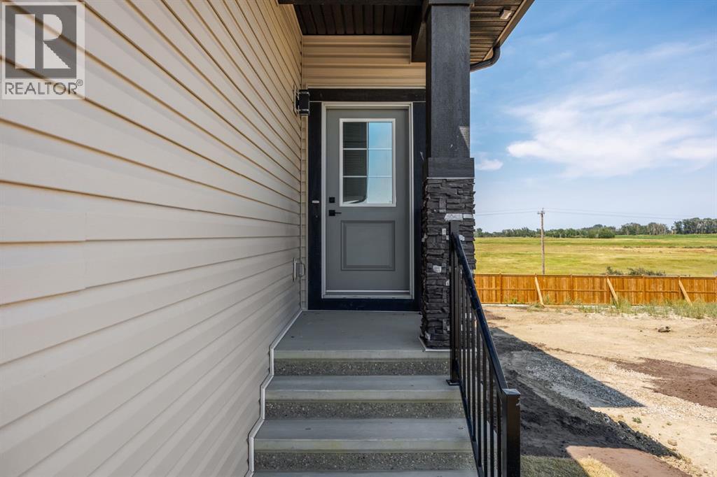 140 Lakewood Crescent