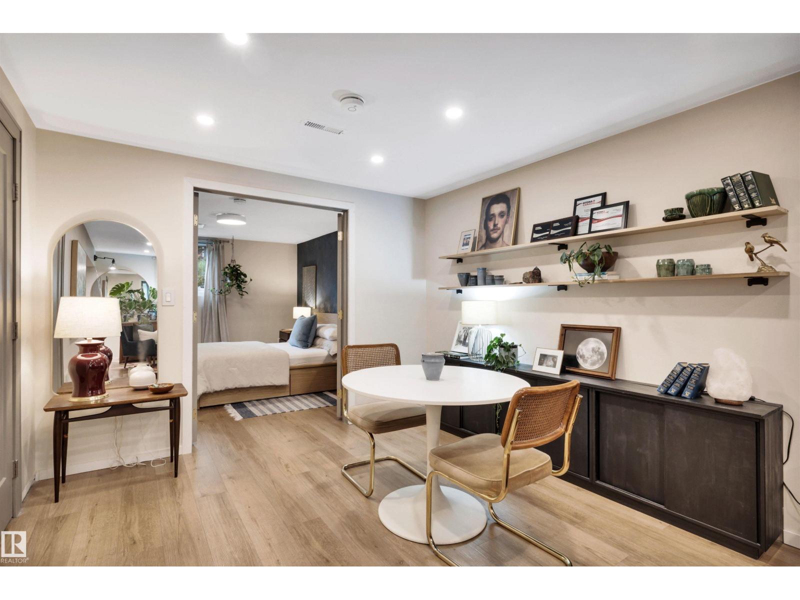 7211 132 AV NW - 1