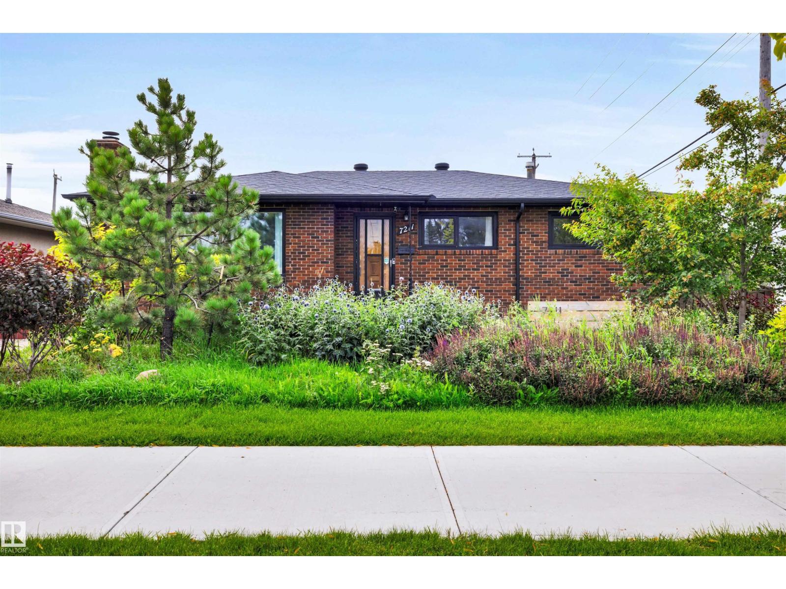 7211 132 AV NW - 48